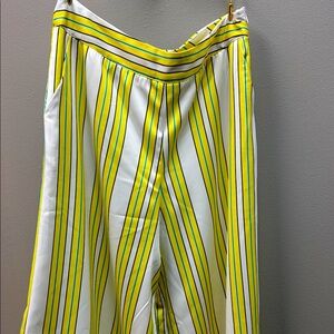 L'ATISTE Yellow and Green Striped Garment (sets) never wear brand new 🆕 clothes